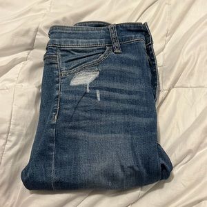 american eagle size 2 ripped jeans